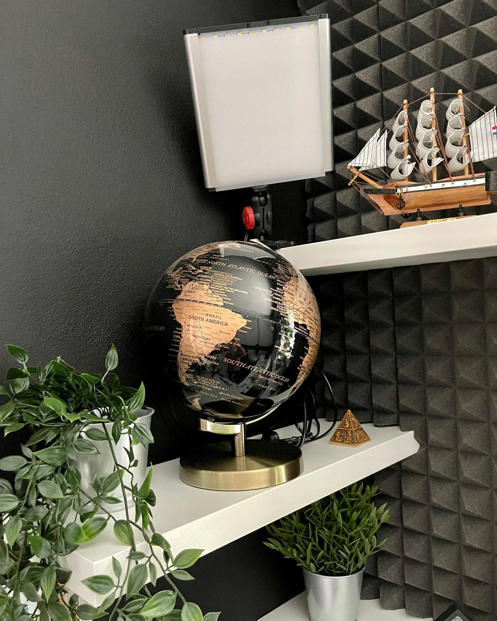 Mappemonde LED Noire 32 cm