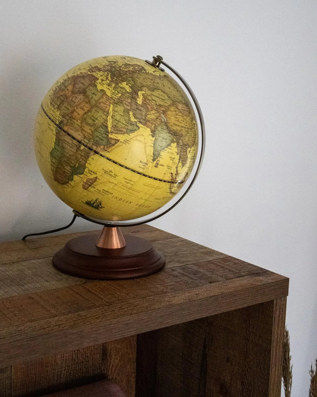 Mappemonde LED Jaune 30 cm